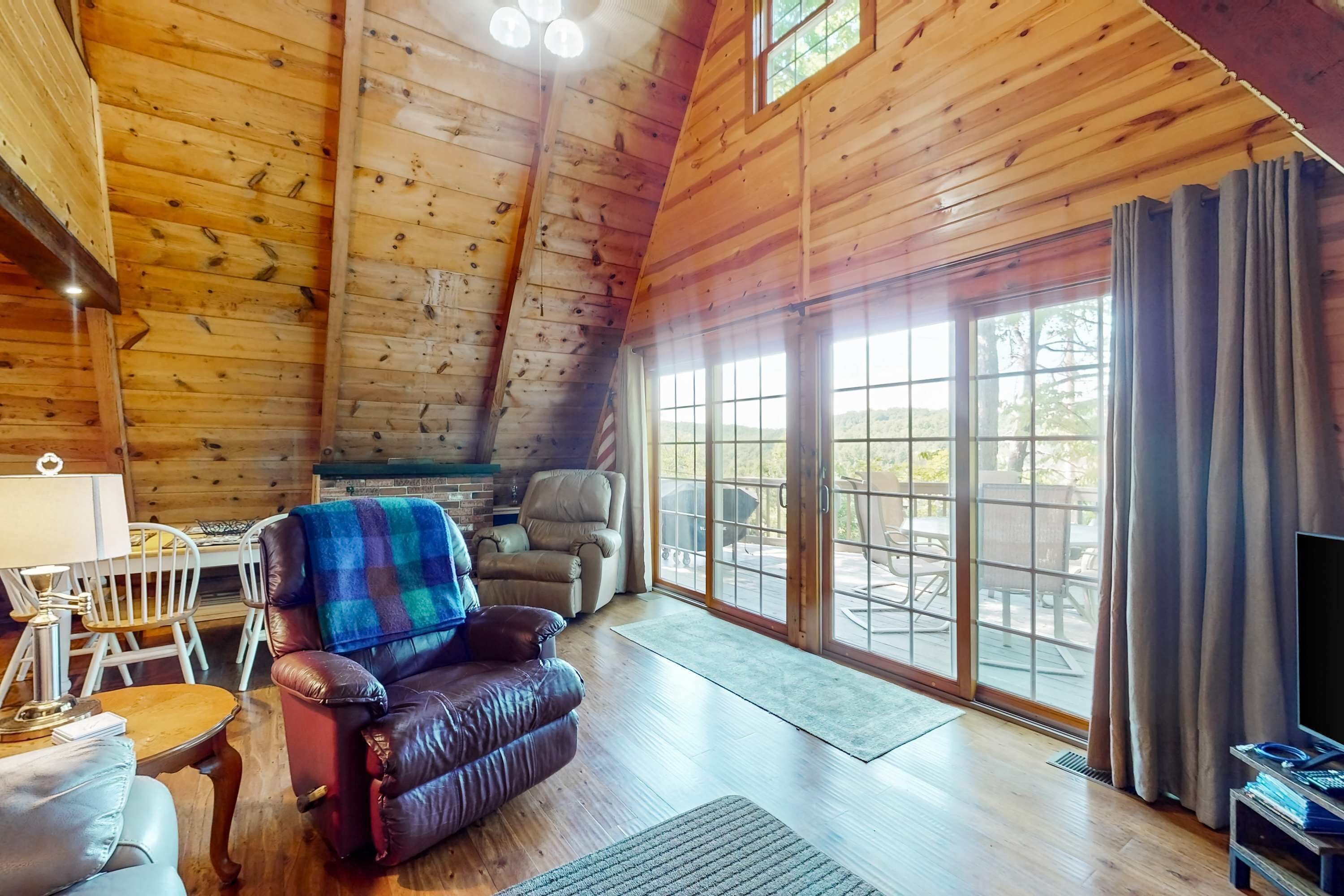 テレビ、DVD プレーヤー、書斎 / ワークスペース