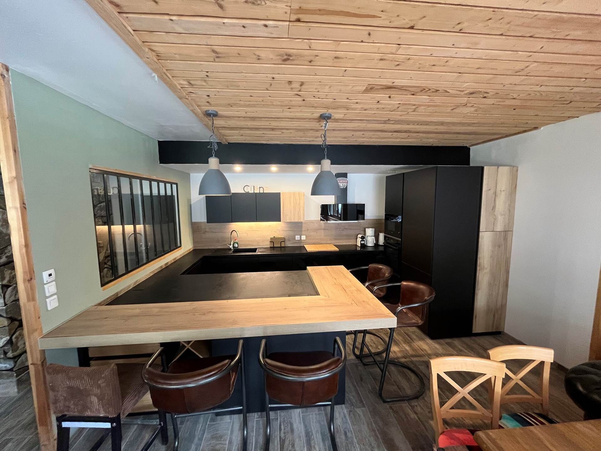 Réfrigérateur, micro-ondes, four, lave-vaisselle