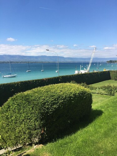 4-bedroom Villa in Cologny Geneva with Lake View