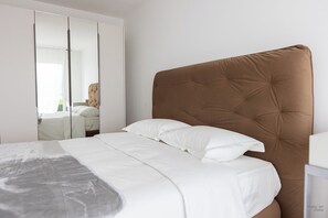 4 dormitorios, tabla de planchar con plancha, wifi y ropa de cama
