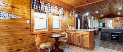 المنشأة من الداخل