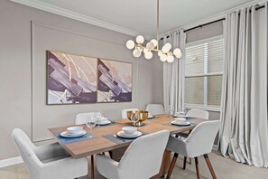 Dining - Champions Gate 5BR | Private Pool | Sleeps 13 | Near Disney (Davenport)
