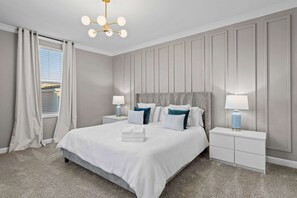 6 bedrooms, iron/ironing board, WiFi, bed sheets - Champions Gate 5BR | Private Pool | Sleeps 13 | Near Disney (Davenport)