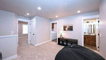 Iron/ironing board, travel crib, WiFi, bed sheets