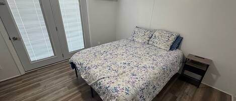 Internet, bed sheets
