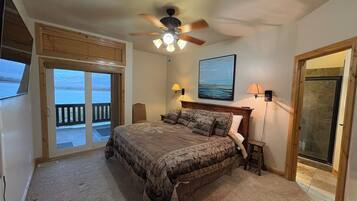 3 bedrooms, iron/ironing board, travel crib, free WiFi