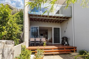 Outdoor dining - Vista at Seine Bay - Vista at Seine Bay Apartment No.1 (3 Bedroom) (Augusta)
