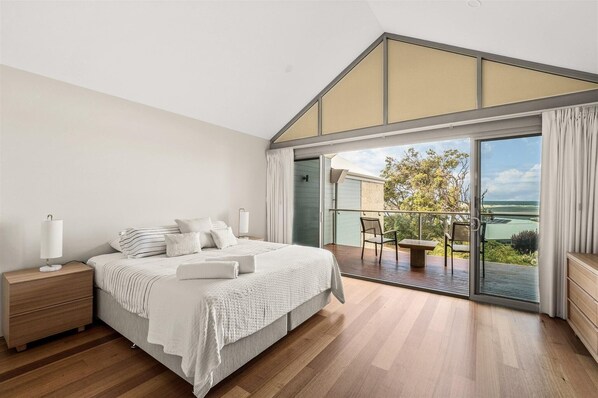 3 chambres, fer et planche à repasser, accès Internet, draps fournis