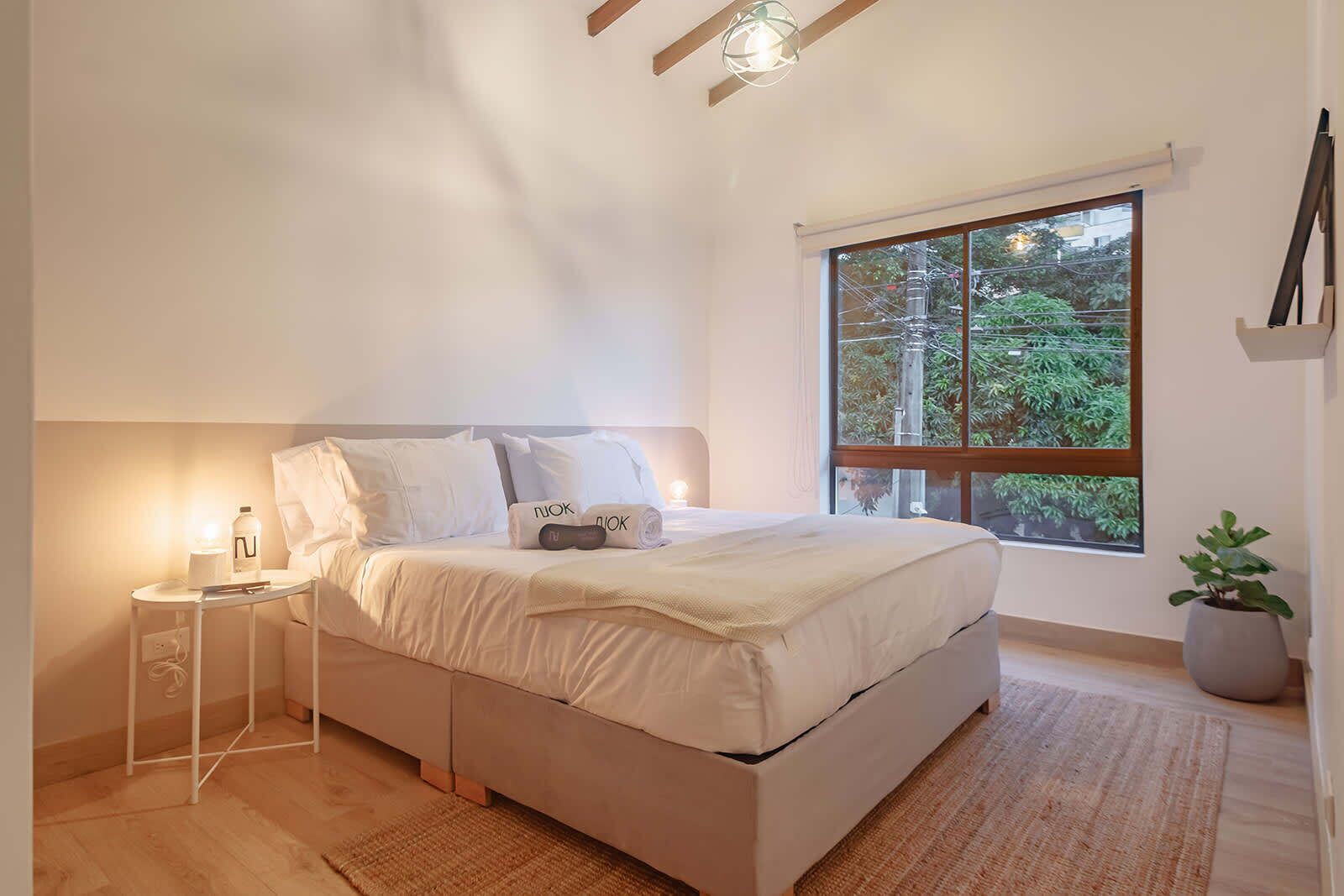 3 Schlafzimmer, Schreibtisch, Bügeleisen/Bügelbrett, WLAN