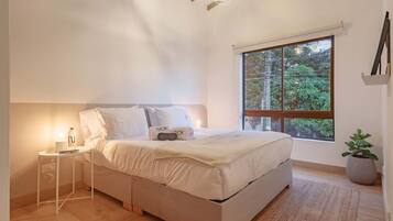 3 Schlafzimmer, Schreibtisch, Bügeleisen/Bügelbrett, WLAN