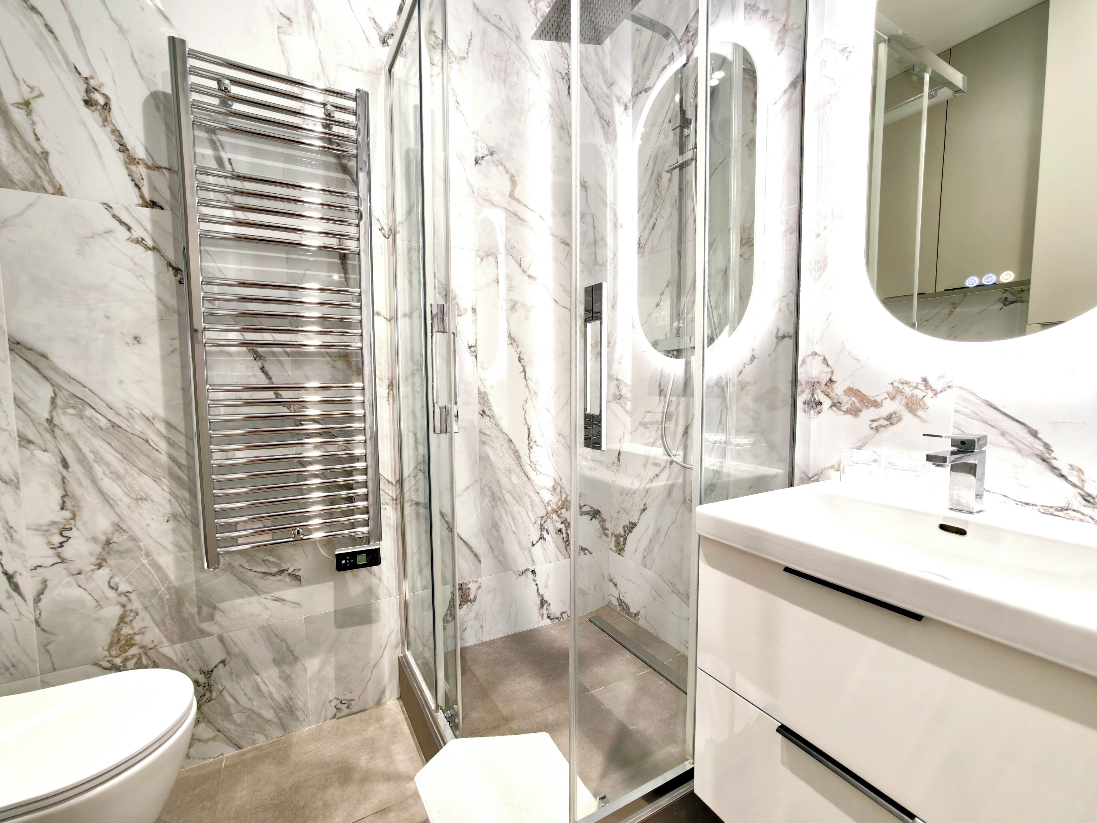 Hair dryer, towels, shampoo, toilet paper