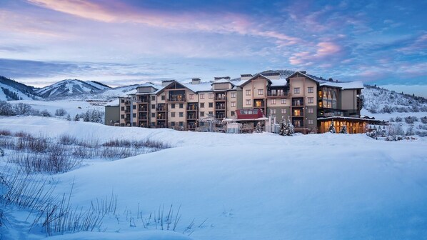 المنشأة من الخارج