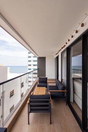 Property grounds - Warm apartment with large balcony within walking distance of the beach and the historic center. (Cartagena de Indias)