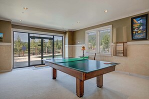 Games room - Big Sky Getaway Lone Peak Views Shared Hot Tub (Big Sky)