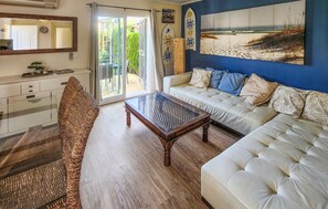 TV - Stunning home in Oliva with house sea view (Oliva)