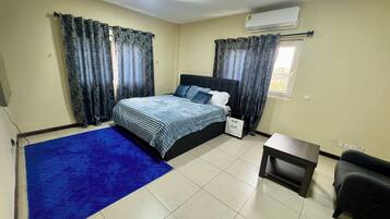 3 bedrooms, desk, iron/ironing board, WiFi