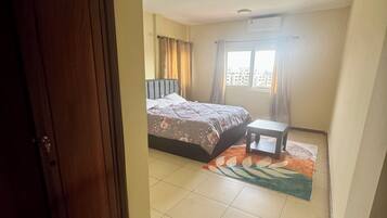 3 bedrooms, desk, iron/ironing board, WiFi (surcharge)