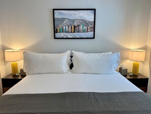 アイロン /  アイロン台、WiFi、ベッドシーツ