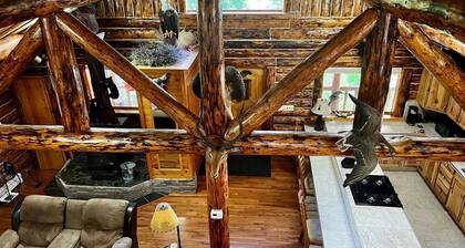 Cozy Log Retreat Near Turnagain Arm