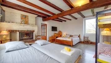 6 bedrooms, iron/ironing board, travel crib, free WiFi