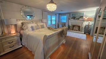 Työpöytä, ilmainen Wi-Fi, vuodevaatteet