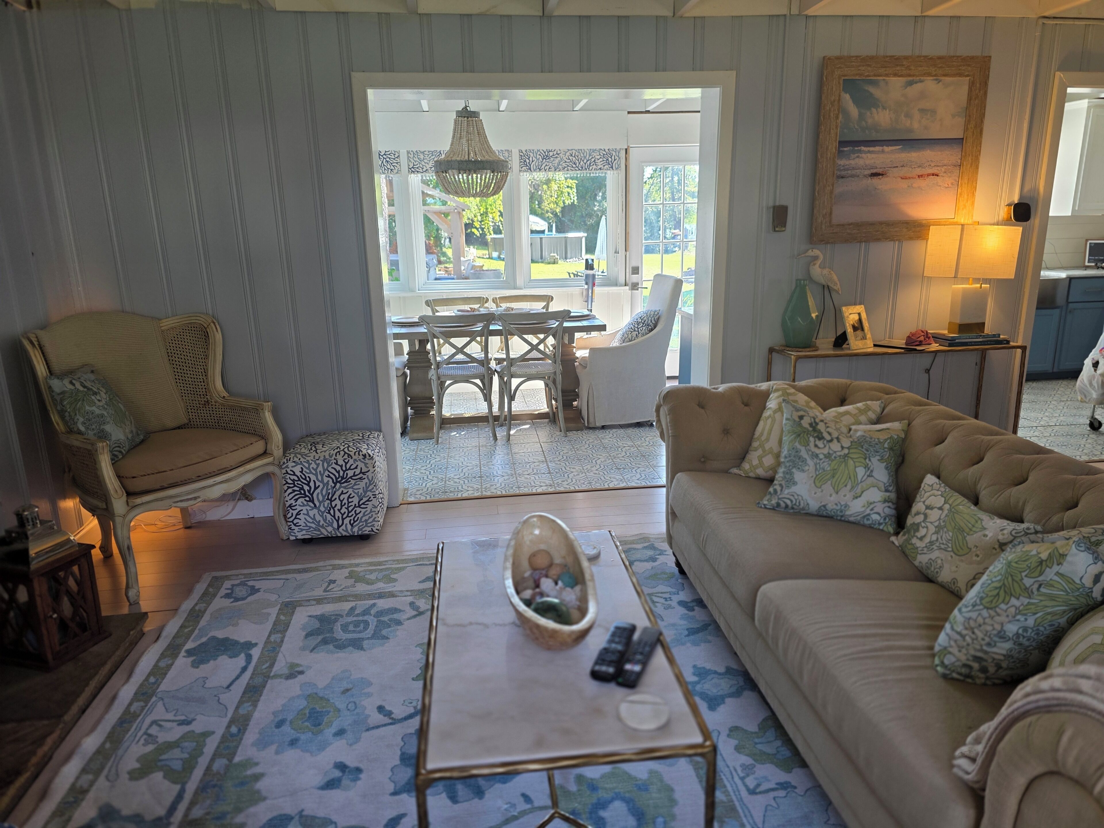 Älytelevisio, takka, tietokoneen näyttö, tulostin