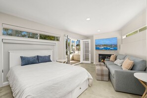 4 bedrooms, free WiFi - Casa de la Luz | Luxury Coastal Retreat in the Heart of Encinitas (Encinitas)