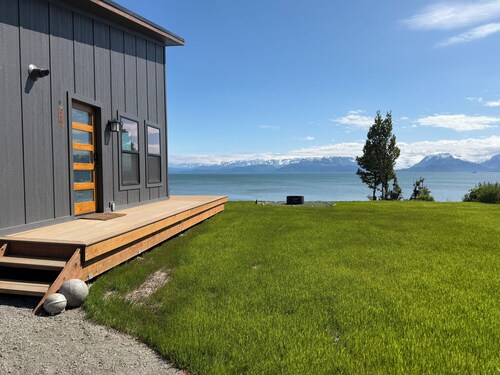 Stunning modern 2-bedroom Beach House with waterfront and glacier views