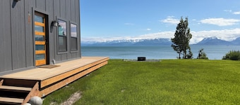 Stunning modern 2-bedroom Beach House with waterfront and glacier views