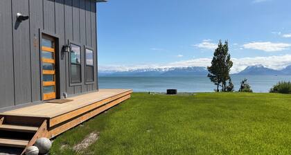 Stunning modern 2-bedroom Beach House with waterfront and glacier views
