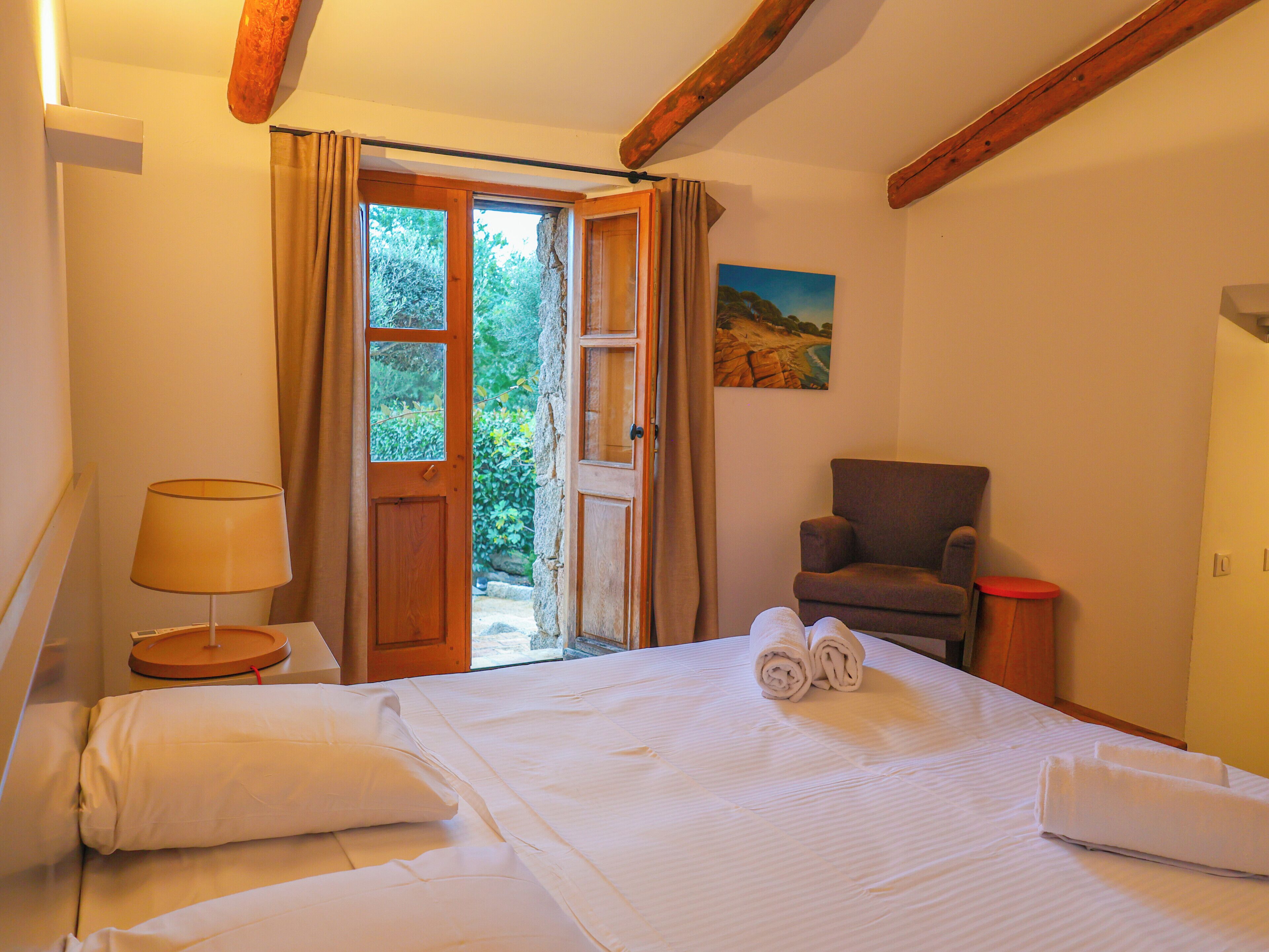 Iron/ironing board, travel cot, WiFi, bed sheets