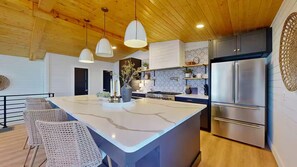 Private kitchen - Tranquil 3-bedroom cabin with AC in charming Alto (Alto)