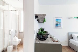 Doccia, asciugacapelli, bidet, asciugamani