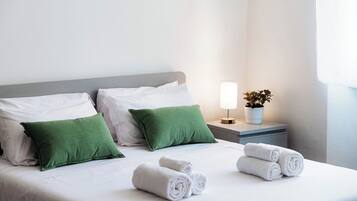 Fer et planche Ă repasser, Wi-Fi, draps fournis