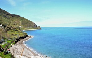 Una spiaggia nelle vicinanze, pesca