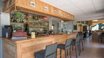 Bar (in der Unterkunft)