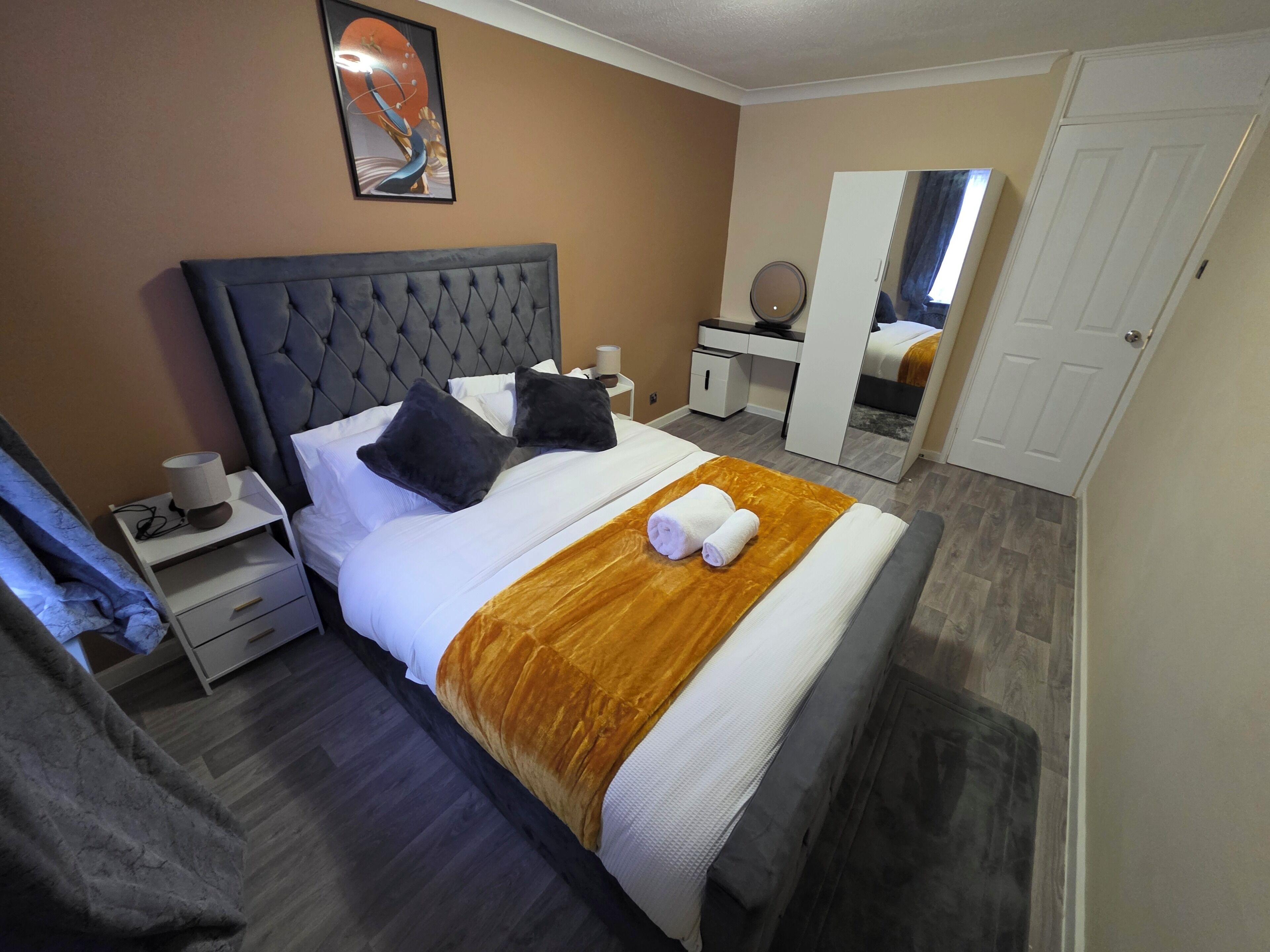 Iron/ironing board, WiFi, bed sheets