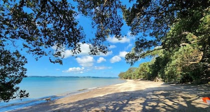 Seaside Premium Home with Spa Pool near Beach