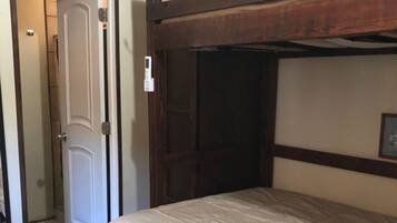 基础双人房或双床房 | 免费 WiFi