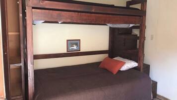 Quarto casal ou duplo básico | Wi-Fi de cortesia