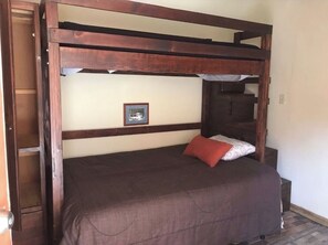 Quarto casal ou duplo básico | Wi-Fi de cortesia