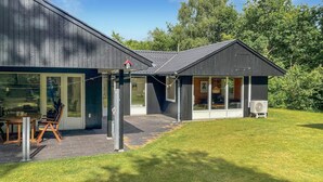 Exterior - Amazing home in Ansager with WiFi (Ansager)