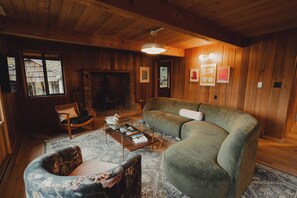 Living area - Huckleberry House (Easton)