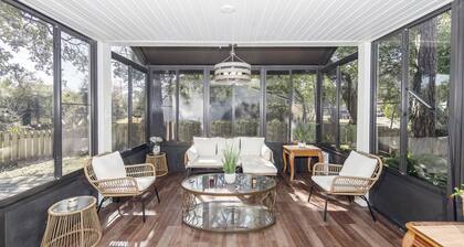 Pond-view, petsOK, accessible, EV charger home close to beach, TPC, Mayo Clinic