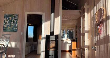 Inviting summer house on scenic Røsnæs