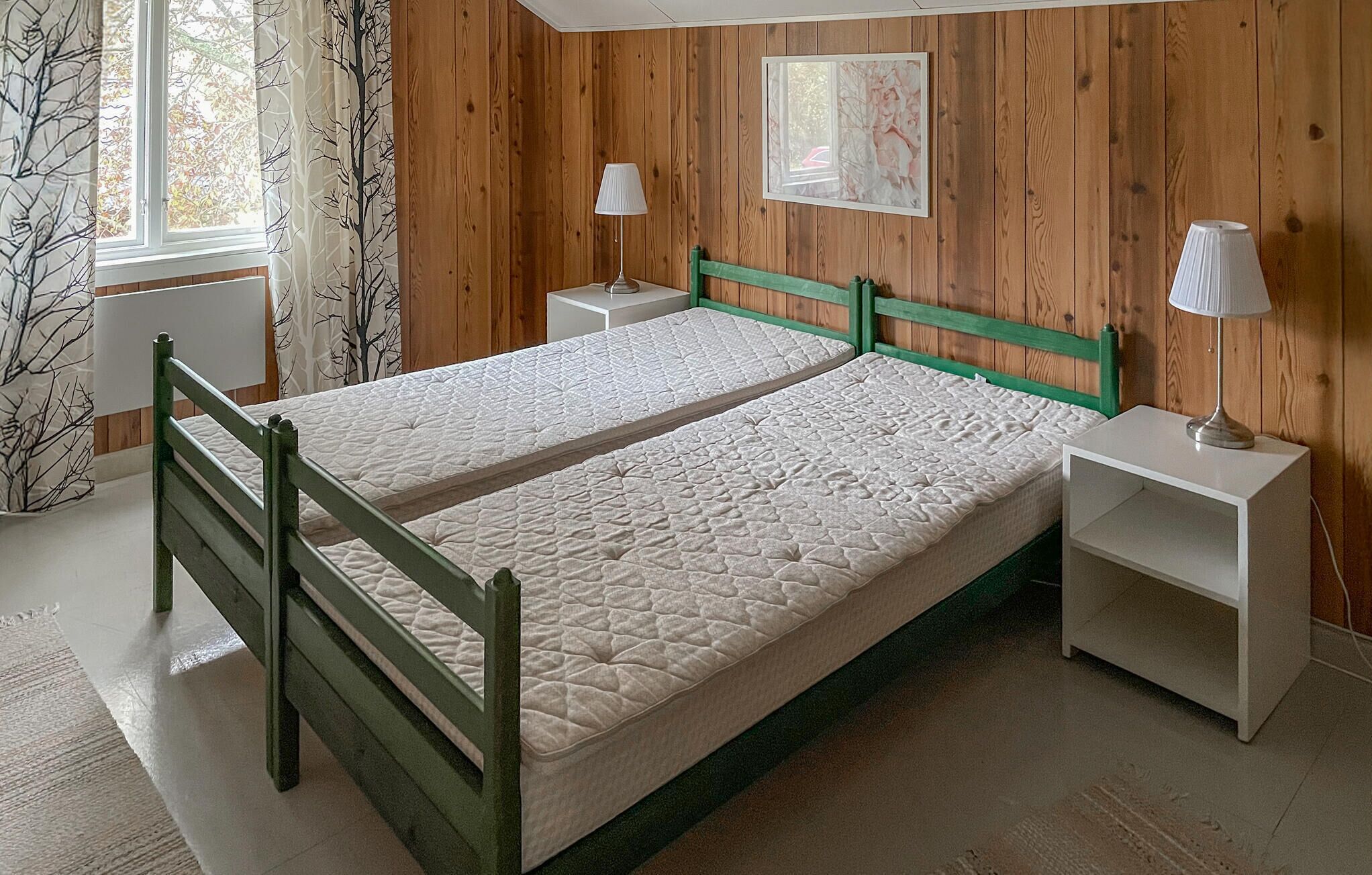 2 bedrooms, travel cot, free WiFi