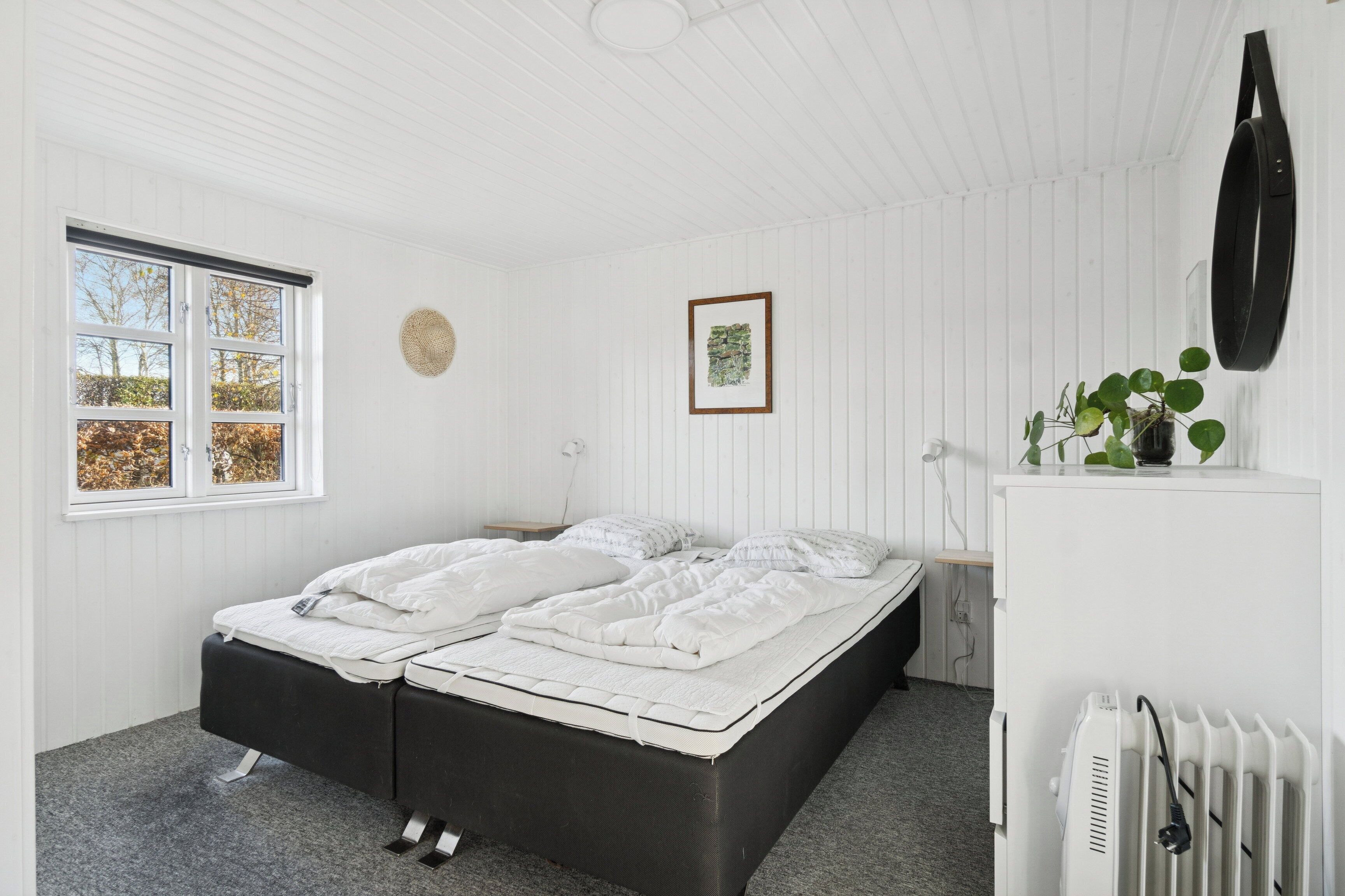 3 bedrooms, iron/ironing board, free WiFi