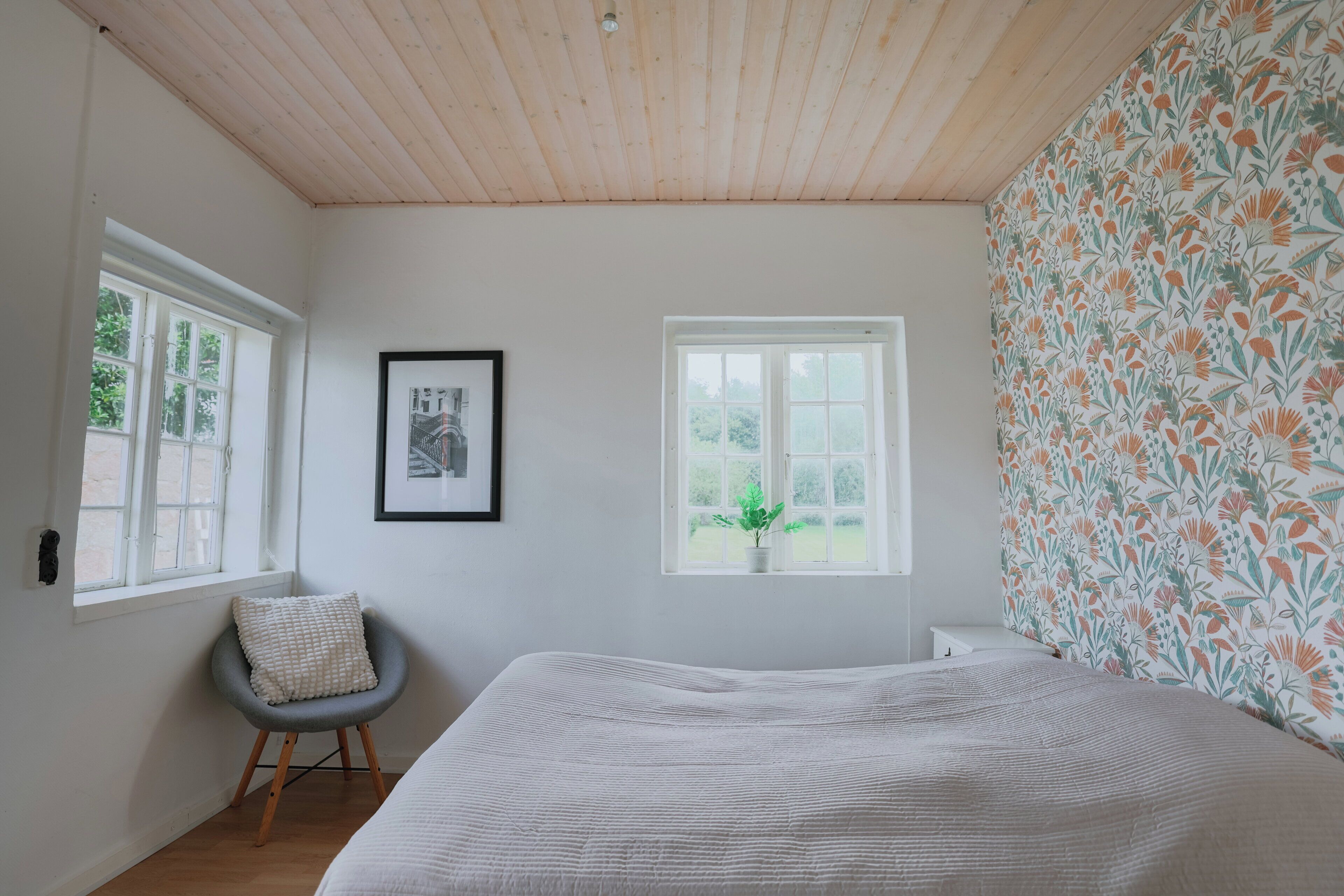 7 bedrooms, iron/ironing board, free WiFi