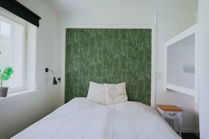 7 bedrooms, iron/ironing board, free WiFi - Stay in Hindemaes historic managers house (Ullerslev)