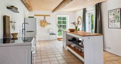 Holiday apartment with sea view on Strynø